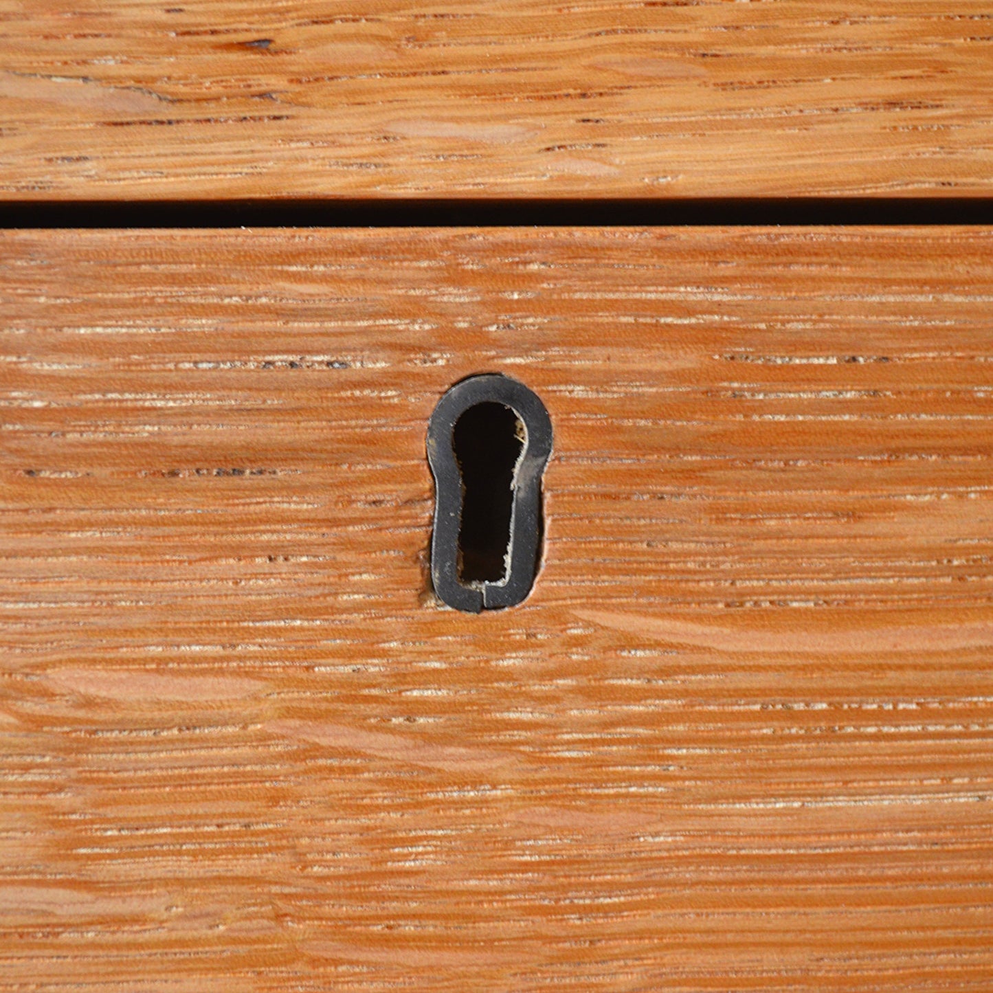 Arts and Crafts style Oak Chest of Drawers