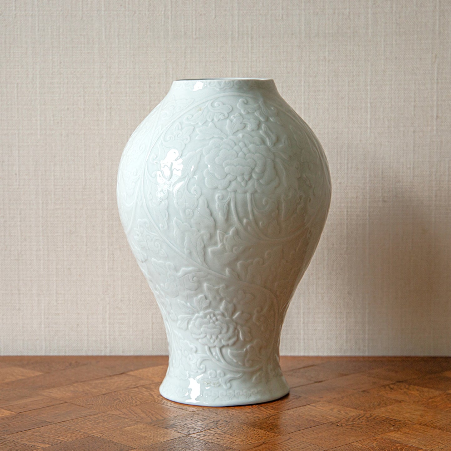 Blanc De Chine Vase