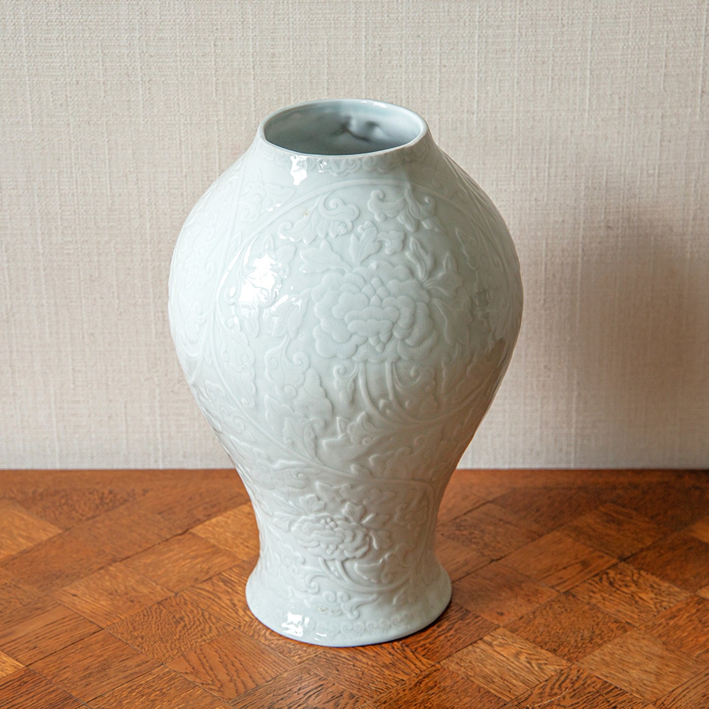 Blanc De Chine Vase