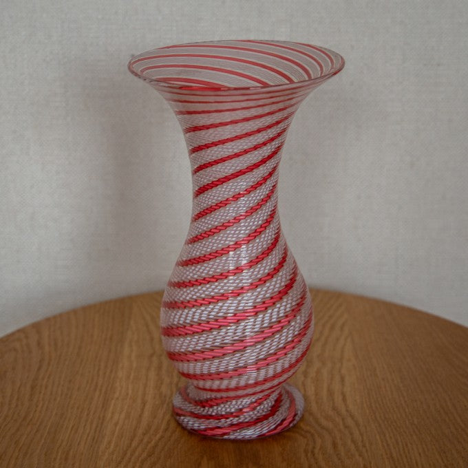 A ST LOUIS PINK AND WHITE LATTICINO SPIRAL VASE