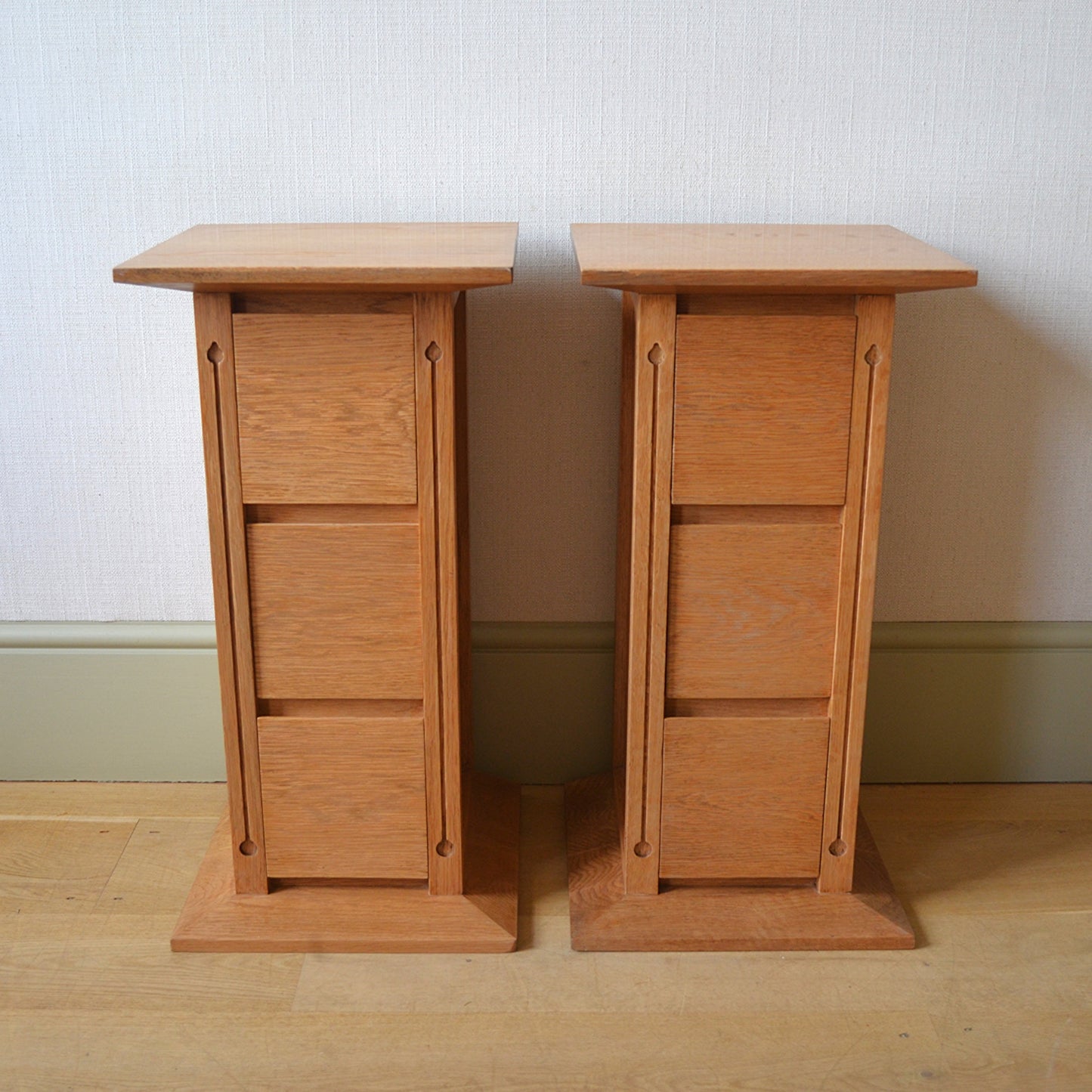 Pair of Arts and Crafts Stickley Oak Bedside Drawers