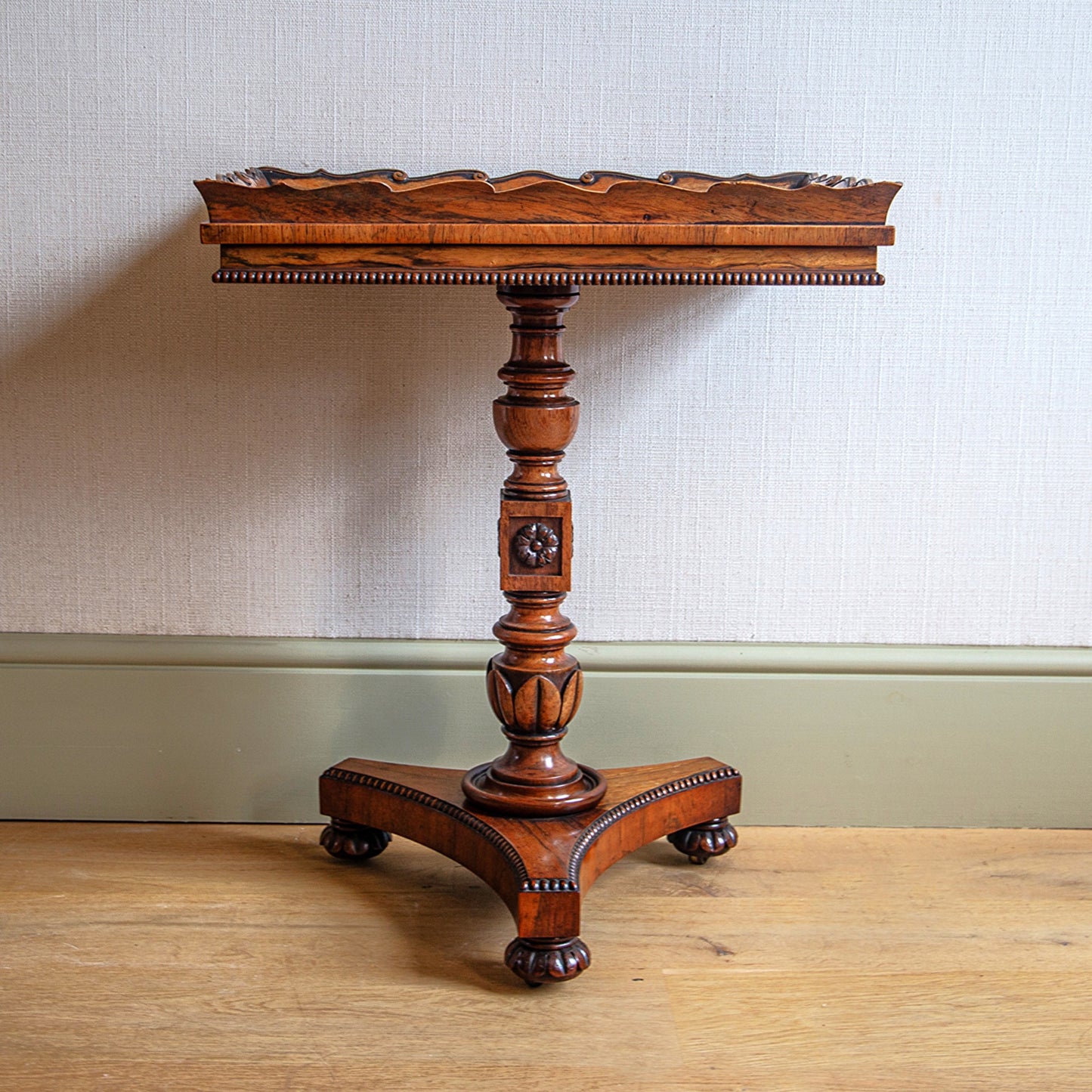 Pilaster tray table