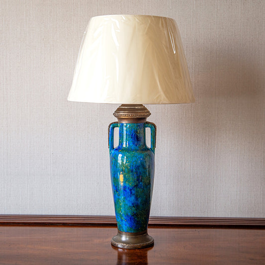 Amphora-Form Table Lamp