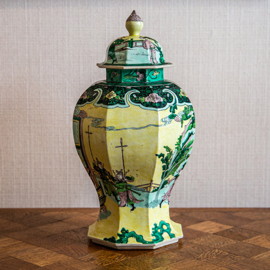 A LARGE CHINESE FAMILLE VERTE COVERED JAR