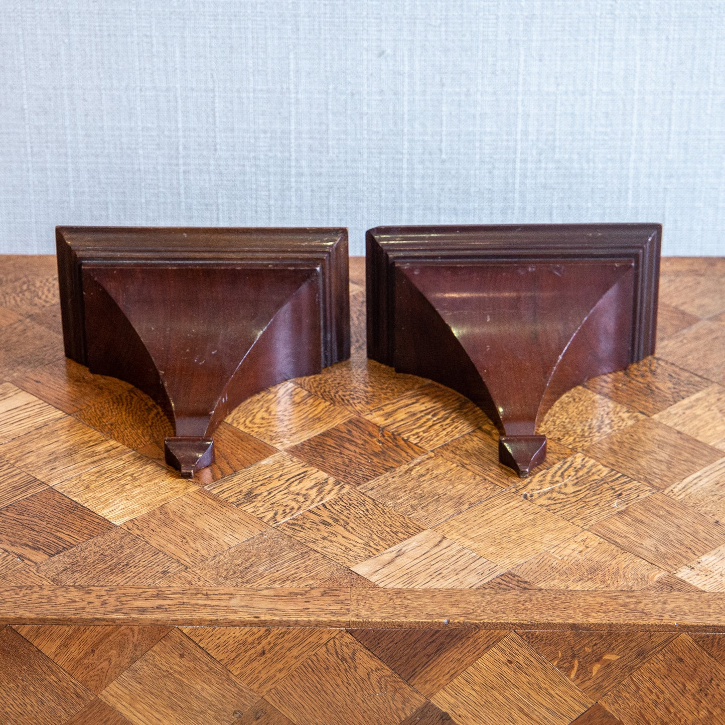 PAIR OF MAHOGANY BRACKETS