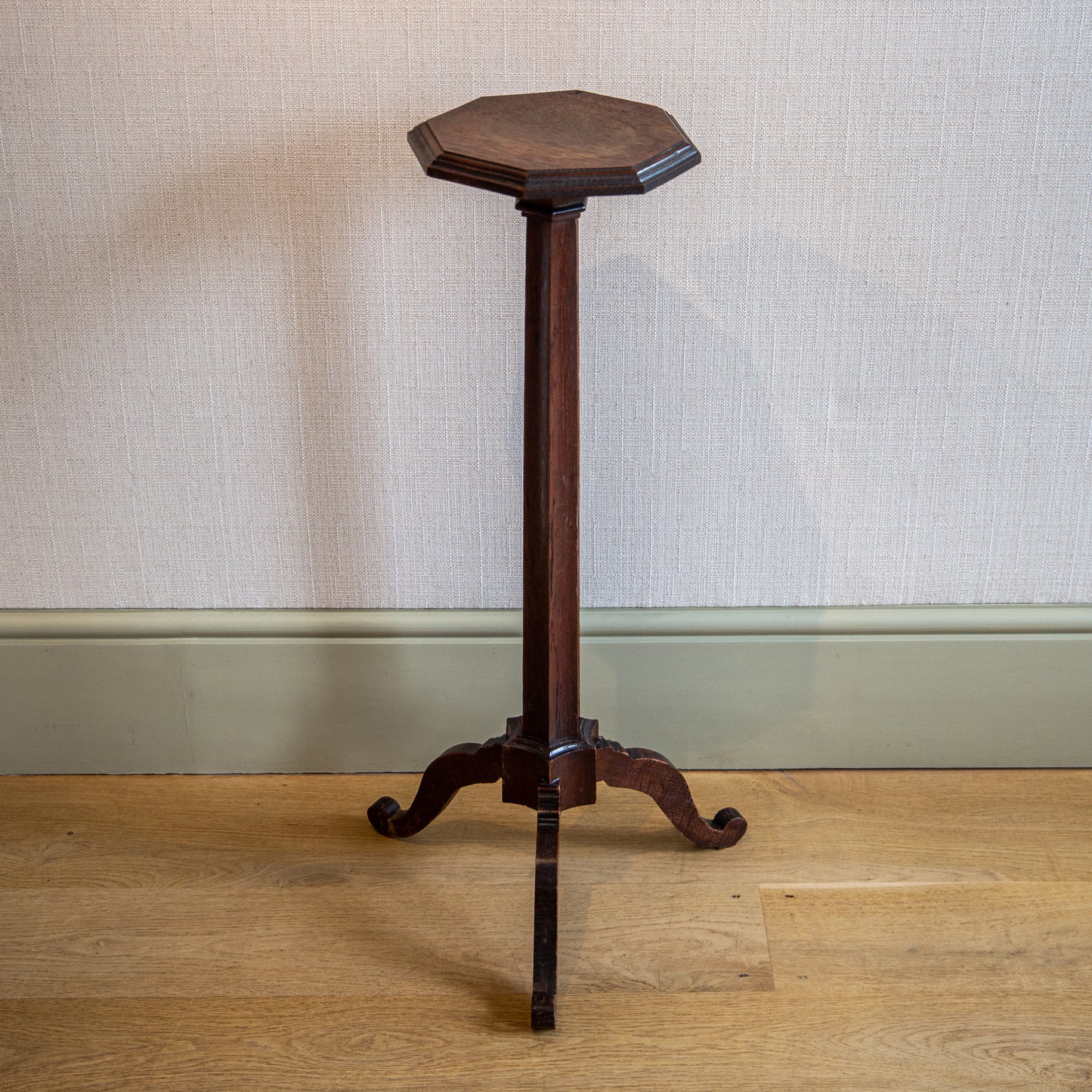 TALL OAK TRIPOD TABLE