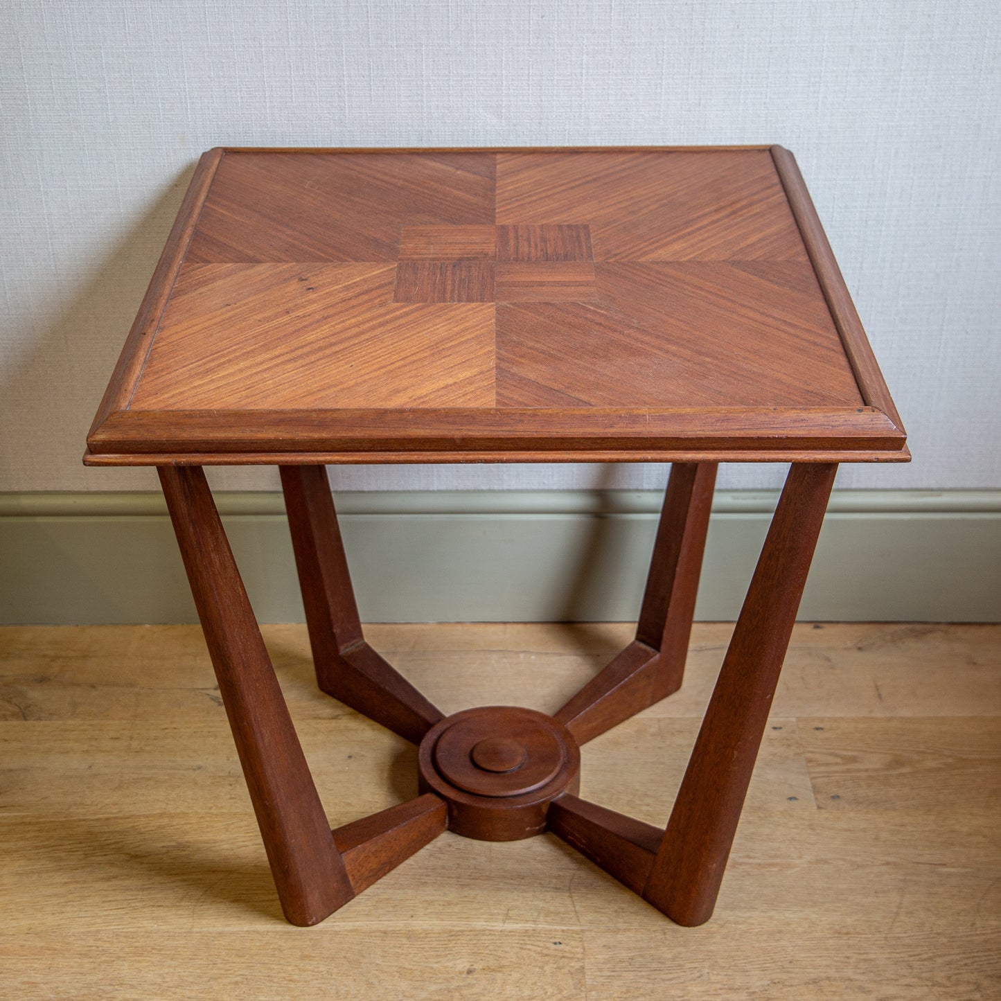 Guéridon Table