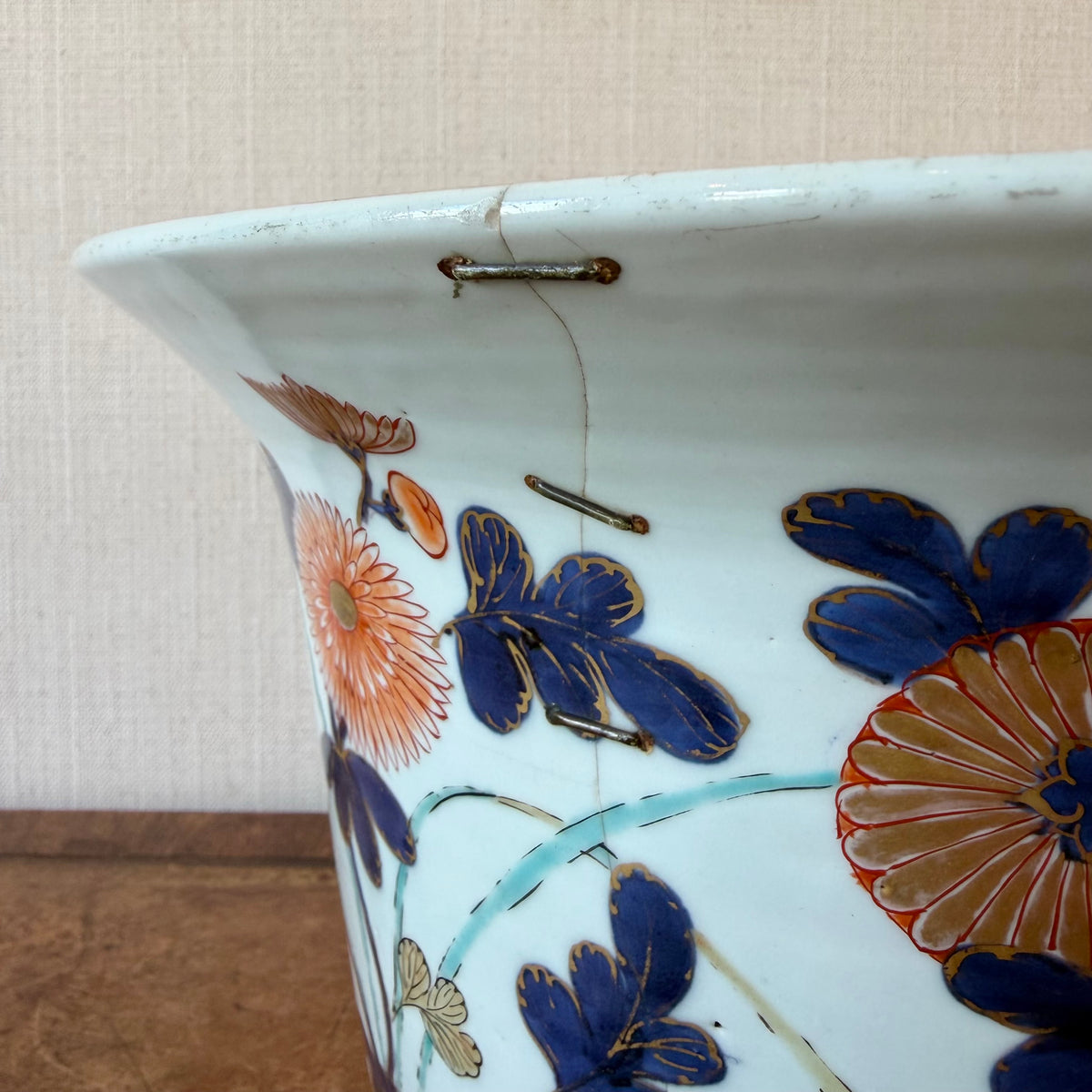 17th Century Large Japanese Imari Jardinière