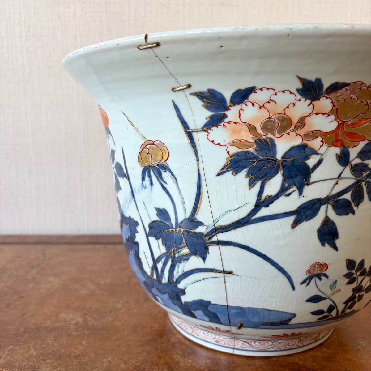 17th Century Large Japanese Imari Jardinière