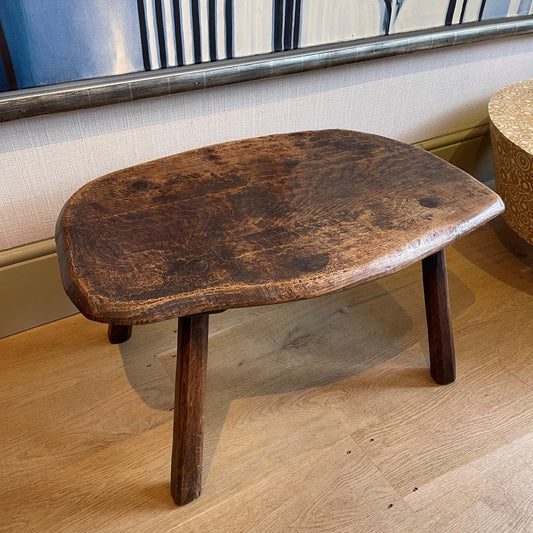 LOW OAK TABLE WITH IRREGULAR SHAPED TOP AND SIMPLE LEGS